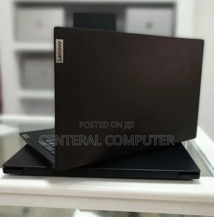New Laptop Lenovo V330 8GB AMD Ryzen 3 SSD 256GB
