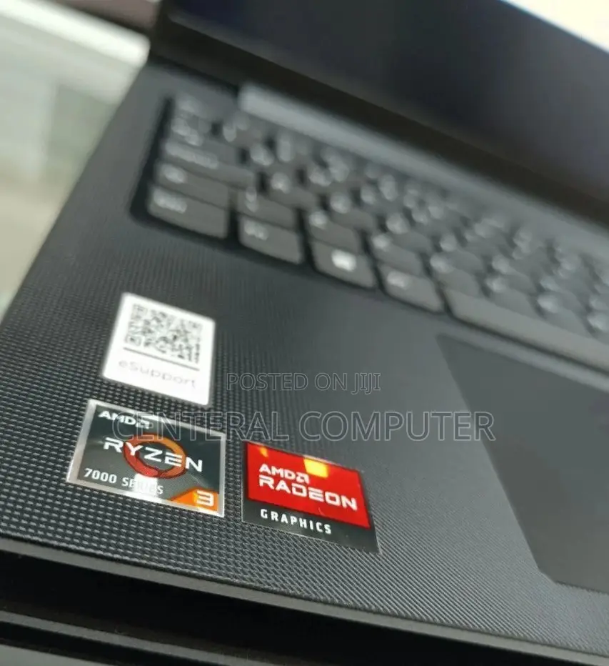 New Laptop Lenovo V330 8GB AMD Ryzen 3 SSD 256GB