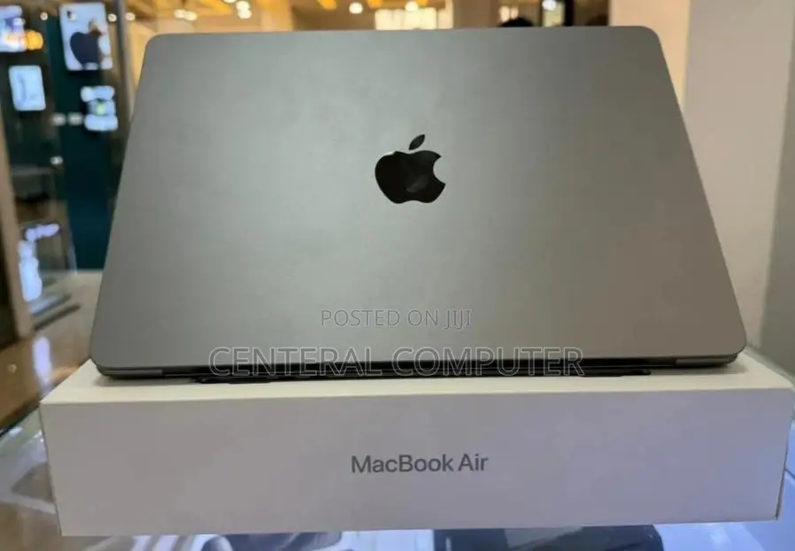 New Laptop Apple MacBook Air 2022 M2 8GB Apple M2 SSD 256GB
