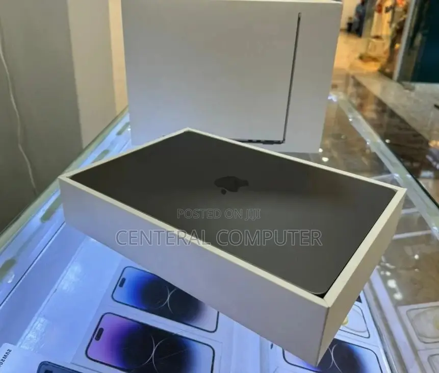 New Laptop Apple MacBook Air 2022 M2 8GB Apple M2 SSD 256GB