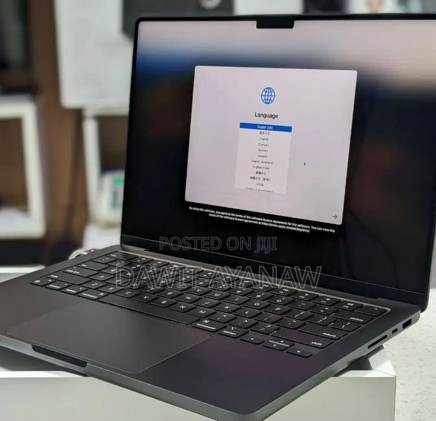 New Laptop Apple MacBook Pro 2023 M3 Pro 14-Inch 18GB Apple M3 SSD 1T