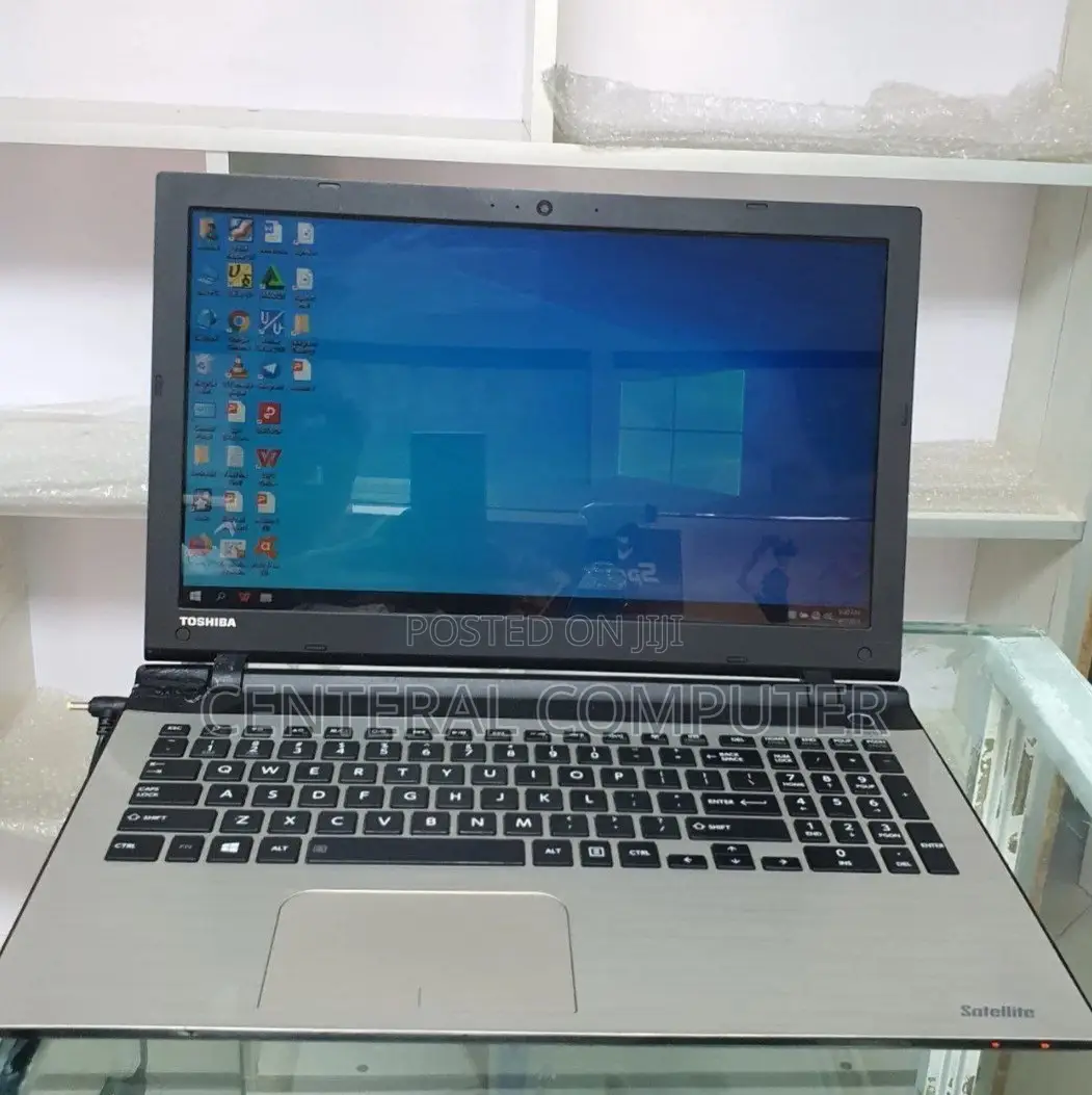 New Laptop Toshiba Satellite C850 8GB Intel Core I5 HDD 1T