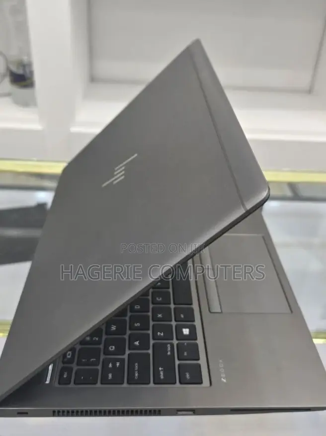 New Laptop HP ZBook Studio G5 16GB Intel Core I7 SSD 512GB
