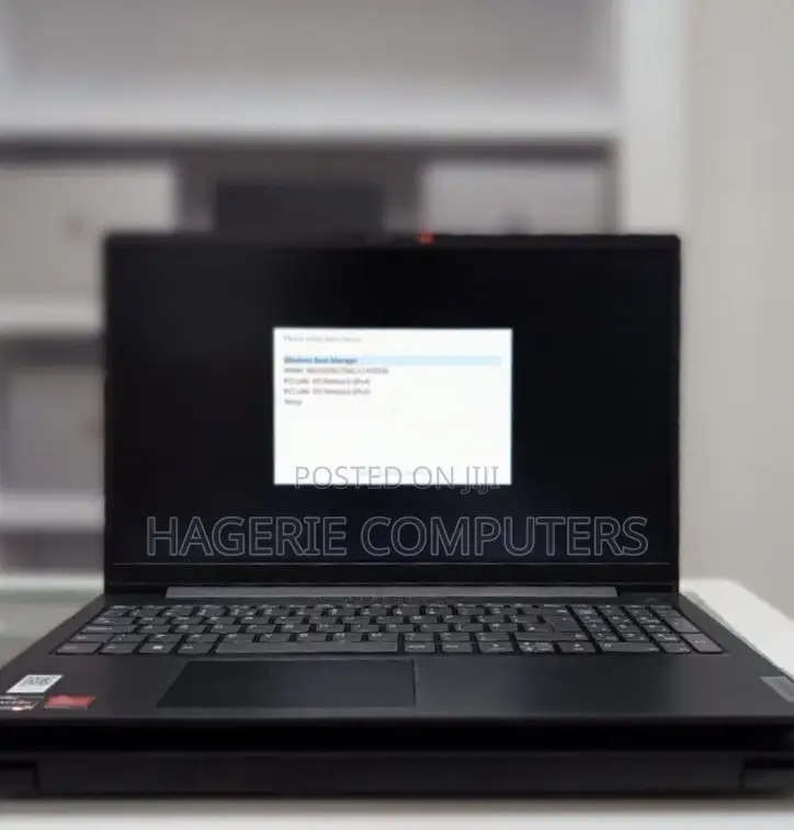 New Laptop Lenovo V15 8GB AMD Ryzen 3 SSD 256GB