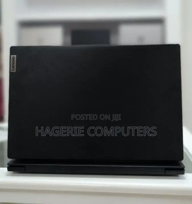 New Laptop Lenovo V15 8GB AMD Ryzen 3 SSD 256GB