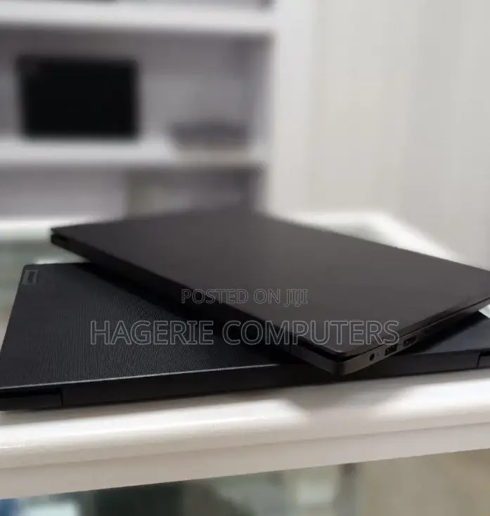 New Laptop Lenovo V15 8GB AMD Ryzen 3 SSD 256GB