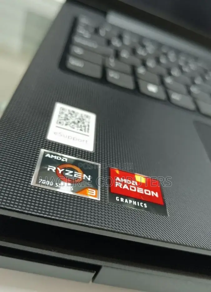 New Laptop Lenovo V15 8GB AMD Ryzen 3 SSD 256GB