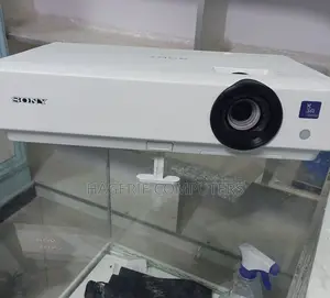 Brand New Sony Projector Dx 100