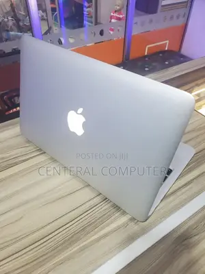 New Laptop Apple MacBook 2015 4GB Intel Core I5 SSD 128GB