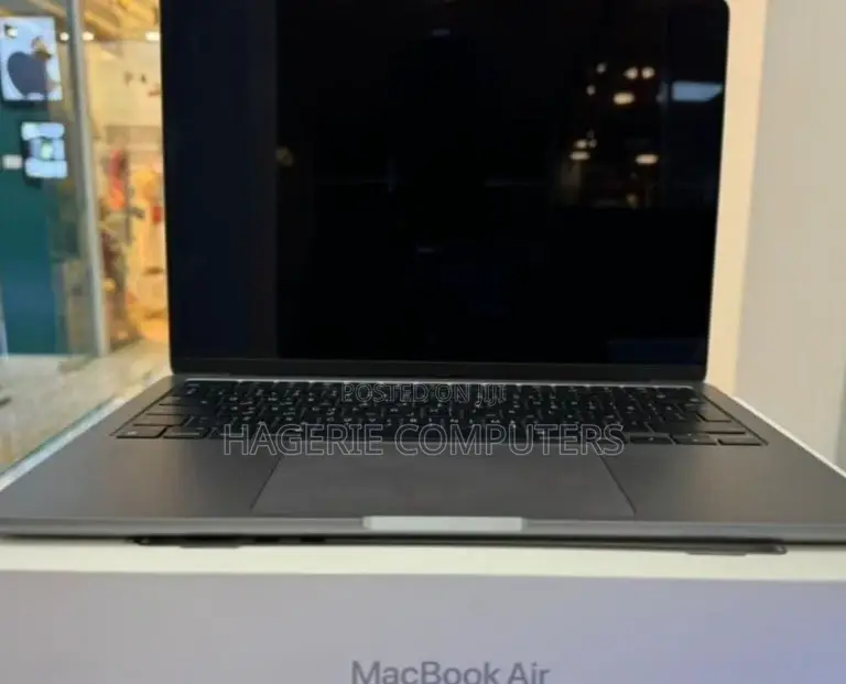 New Laptop Apple MacBook Air 2022 M2 8GB Apple M2 Ultra SSD 256GB