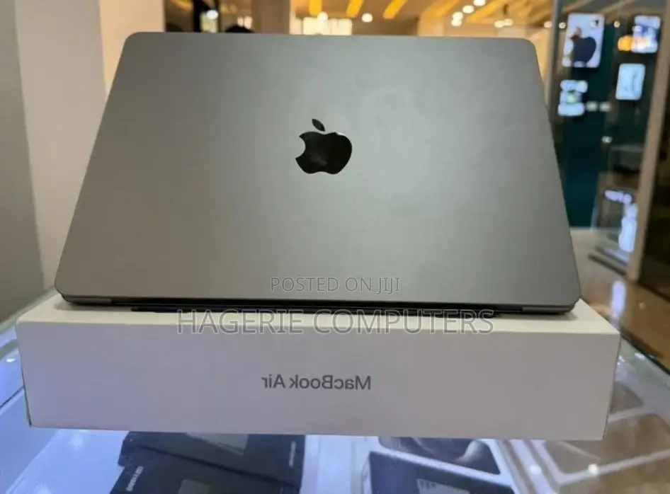 New Laptop Apple MacBook Air 2022 M2 8GB Apple M2 Ultra SSD 256GB