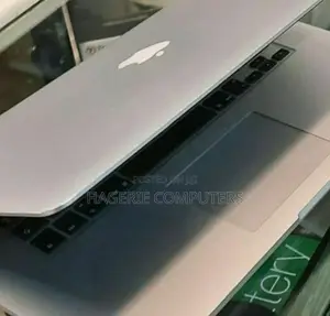 Photo - New Laptop Apple MacBook Pro 2011 4GB Intel Core 2 Duo SSD 500GB