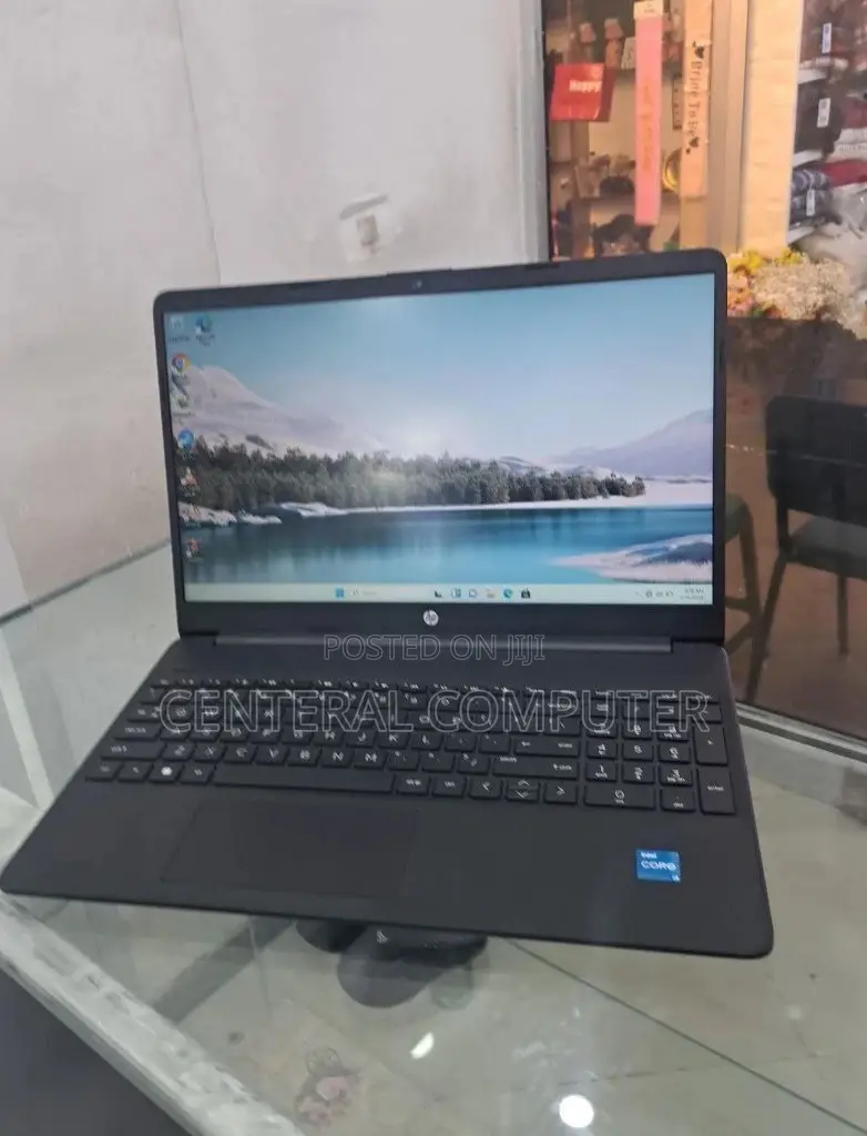 New Laptop HP 650 G3 8GB Intel Core I3 SSD 256GB