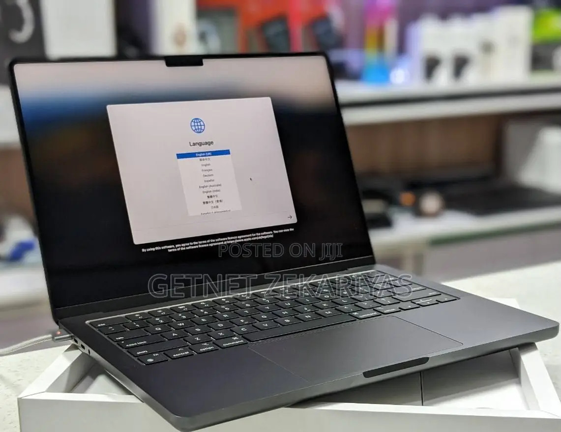 New Laptop Apple MacBook Pro 18GB Apple M3 SSD 1T