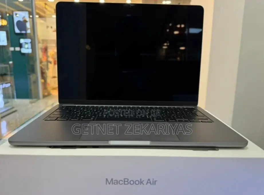 New Laptop Apple MacBook Air 2022 M2 8GB Apple M2 SSD 256GB