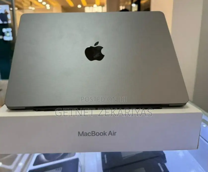 New Laptop Apple MacBook Air 2022 M2 8GB Apple M2 SSD 256GB