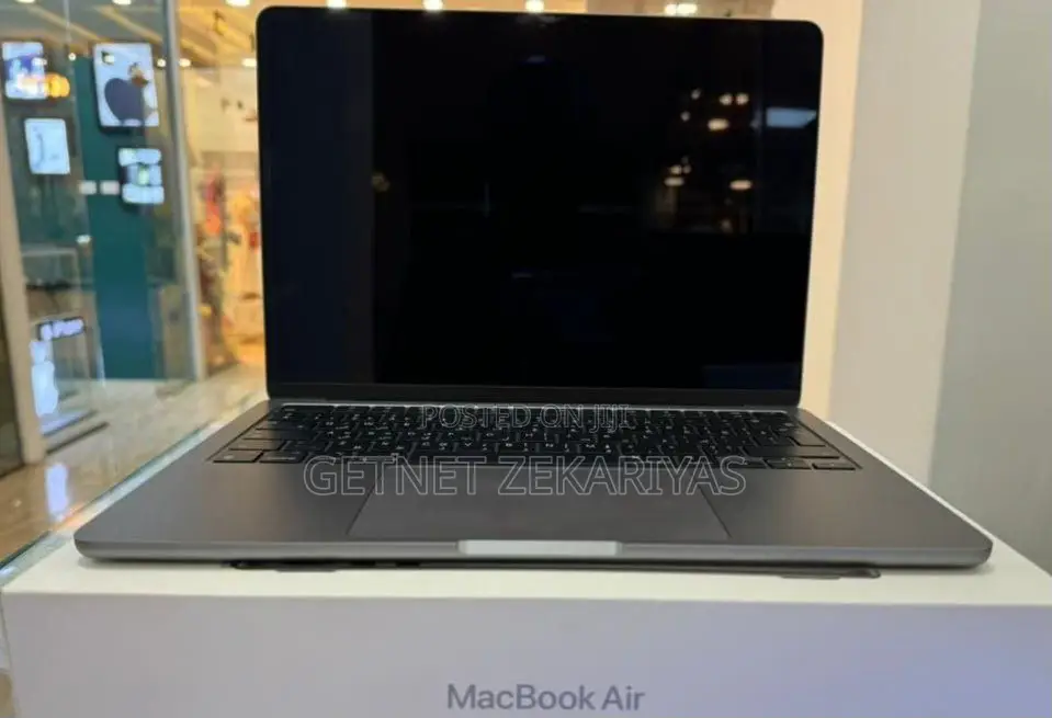 New Laptop Apple MacBook Air 2022 M2 8GB Apple M2 SSD 256GB