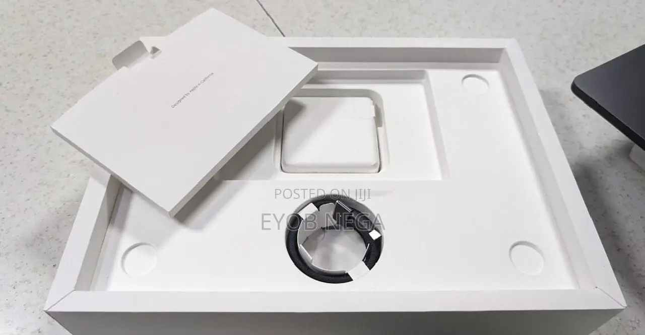 New Apple MacBook Pro 2023 M3 14-Inch 18GB Apple M3 Pro SSD 256GB