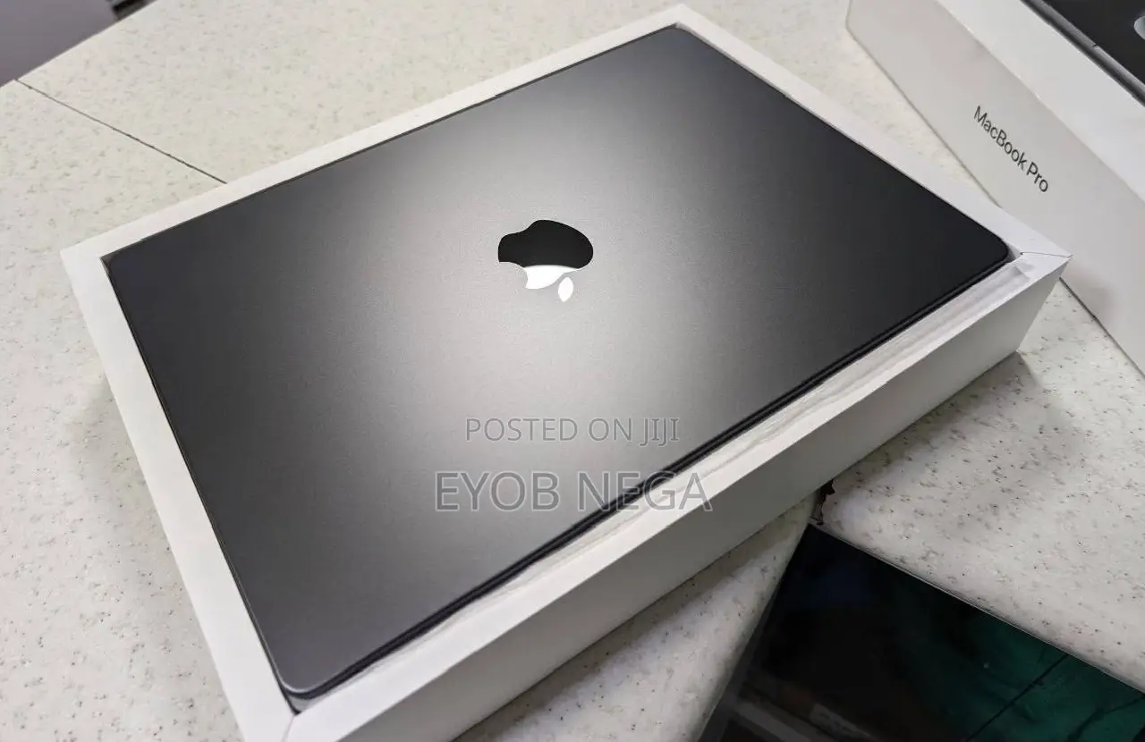 New Apple MacBook Pro 2023 M3 14-Inch 18GB Apple M3 Pro SSD 256GB