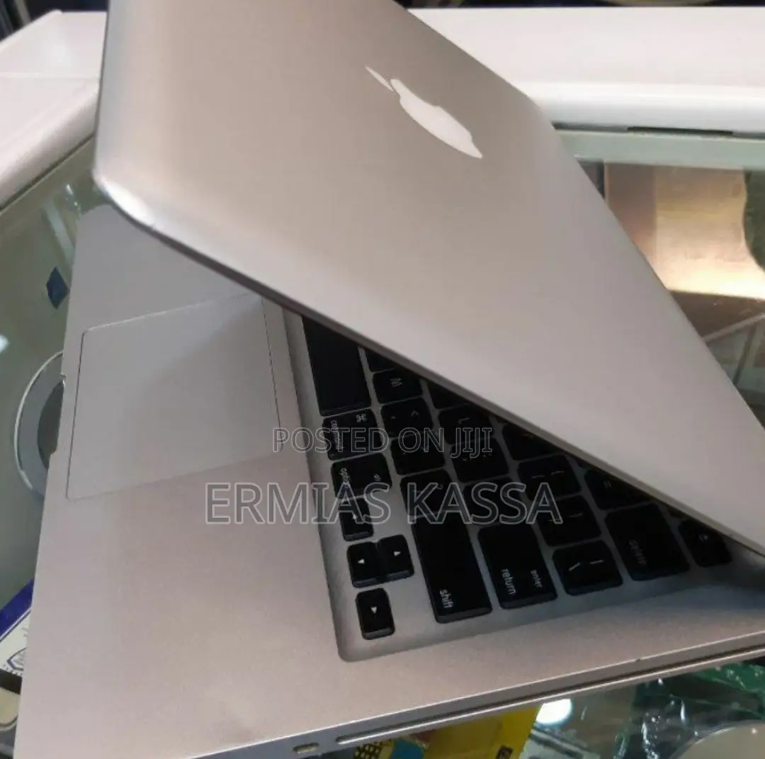 Laptop Apple MacBook Pro 2011 4GB Intel Core 2 Quad HDD 500GB