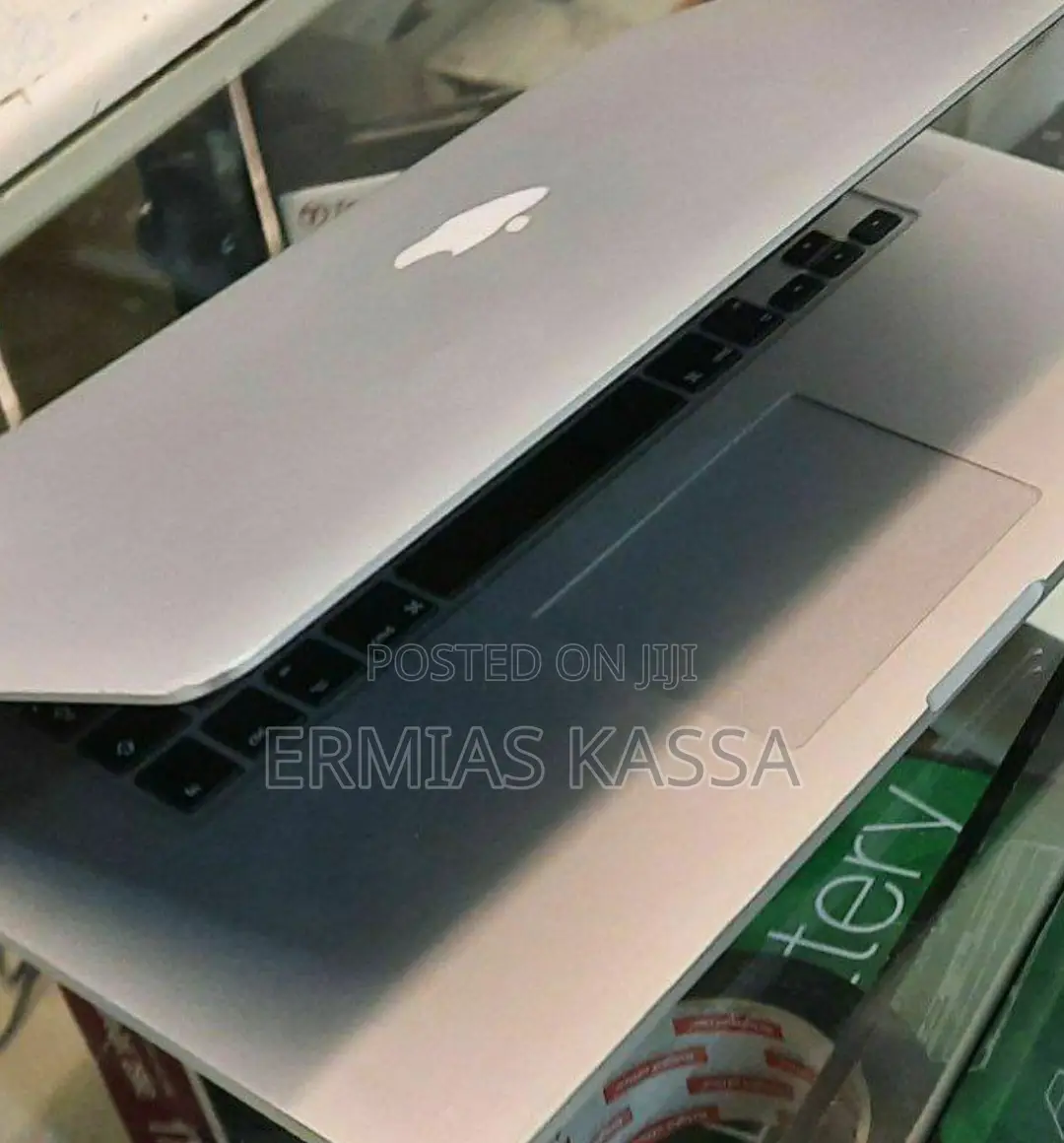 Laptop Apple MacBook Pro 2011 4GB Intel Core 2 Quad HDD 500GB