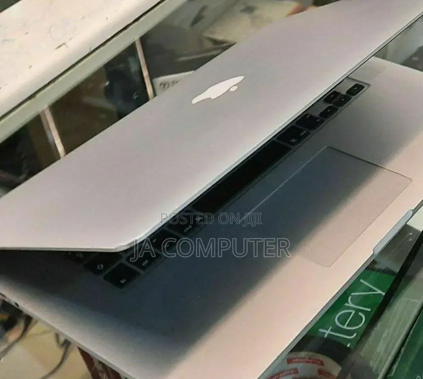 Laptop Apple MacBook Pro 2011 4GB Intel Core I3 HDD 500GB