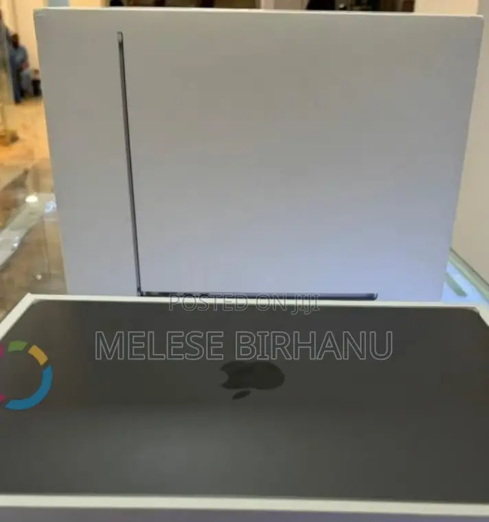 New Laptop Apple MacBook Air 2022 M2 8GB Apple M2 SSD 256GB