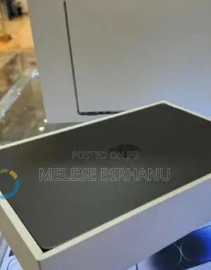 New Laptop Apple MacBook Air 2022 M2 8GB Apple M2 SSD 256GB