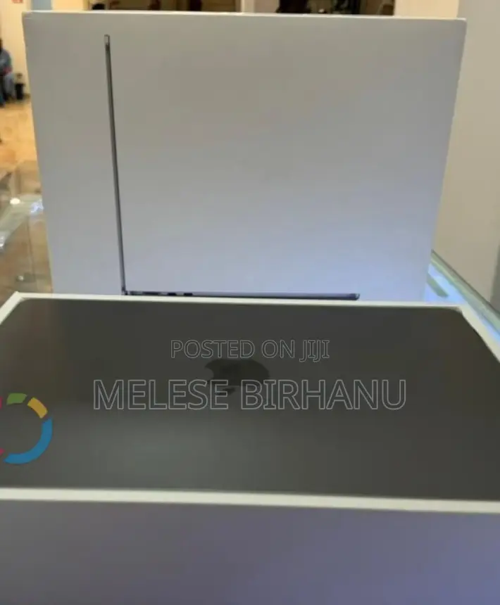 New Laptop Apple MacBook Air 2022 M2 8GB Apple M2 SSD 256GB