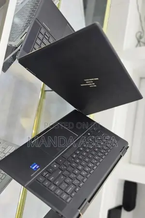 Photo - New Laptop HP Spectre 16GB Intel Core I7 SSD 512GB