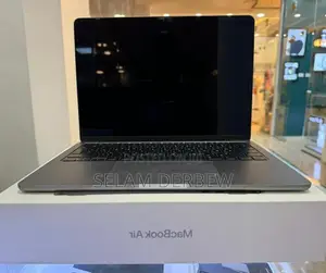 Photo - New Laptop Apple MacBook Air 2022 M2 8GB Apple M2 SSD 256GB