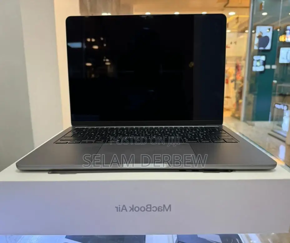 New Laptop Apple MacBook Air 2022 M2 8GB Apple M2 SSD 256GB