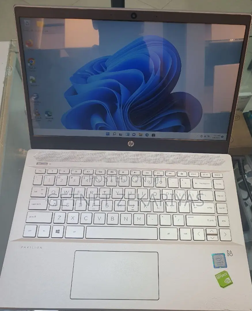 New Laptop HP Pavilion 14 8GB Intel Core I5 SSD 256GB