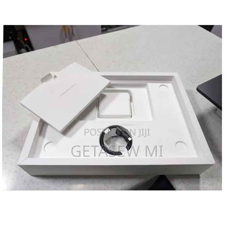 New Laptop Apple MacBook Pro 2023 M3 14-Inch 18GB Apple M3 SSD 1T