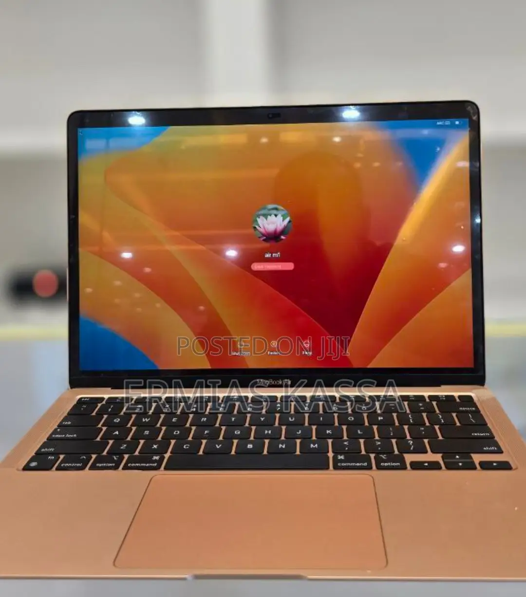 New Laptop Apple MacBook Air 2020 M1 8GB Apple M1 SSD 256GB