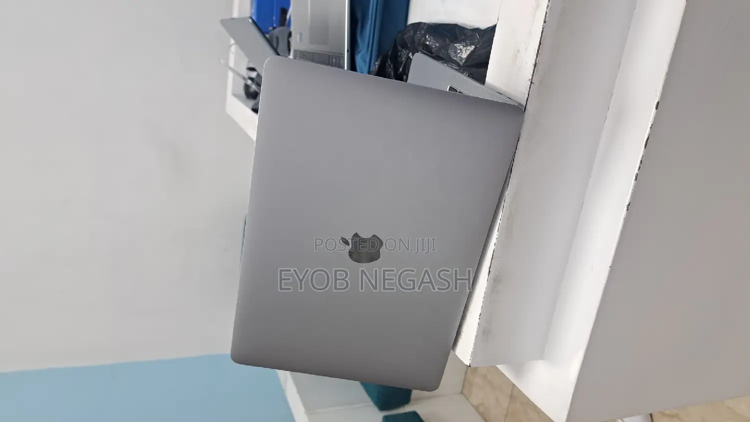 New Laptop Apple MacBook Air 2022 M2 8GB Apple M2 SSD 256GB