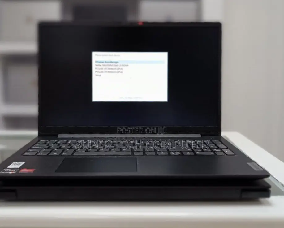 New Laptop Lenovo V15 8GB AMD Ryzen 3 SSD 256GB