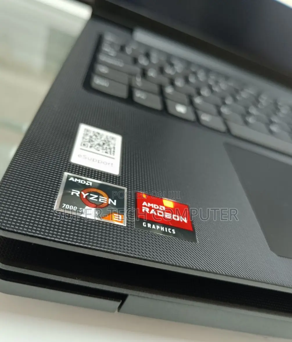 New Laptop Lenovo V15 8GB AMD Ryzen 3 SSD 256GB