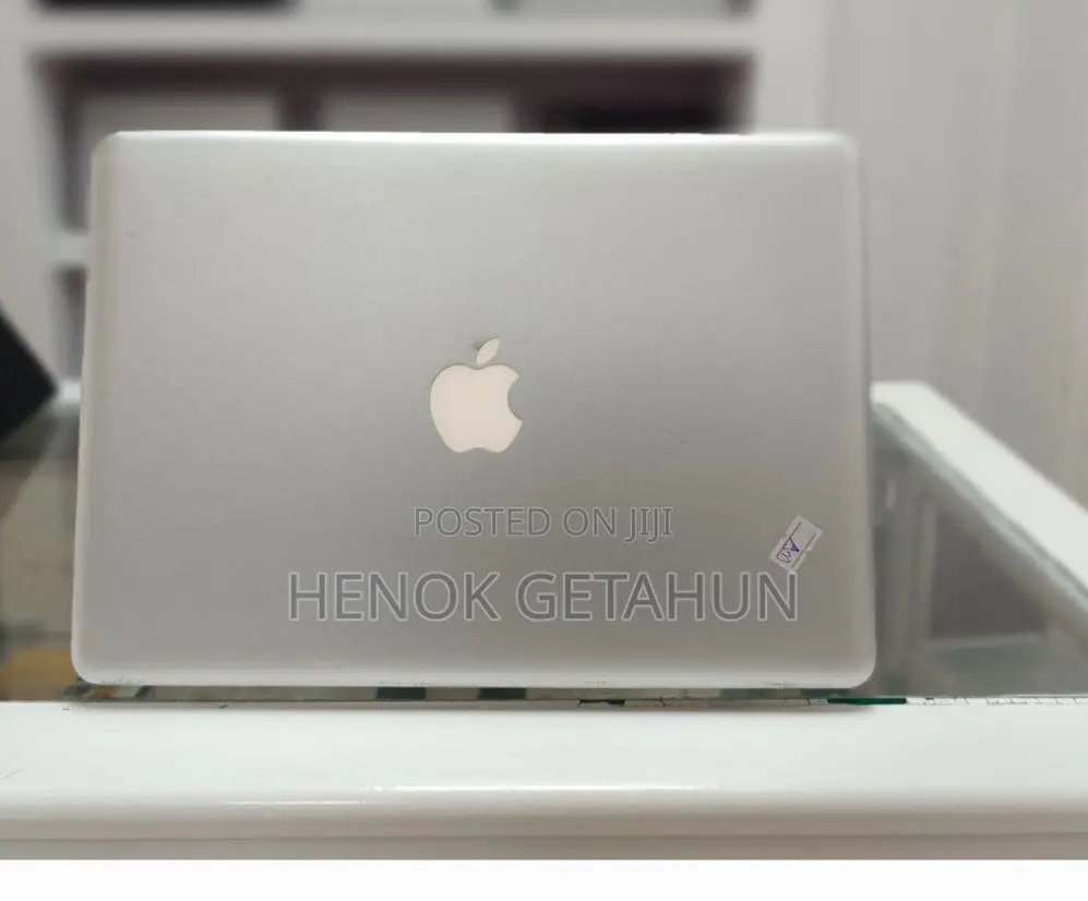 New Laptop Apple MacBook Pro 2010 4GB Intel Core I3 HDD 320GB