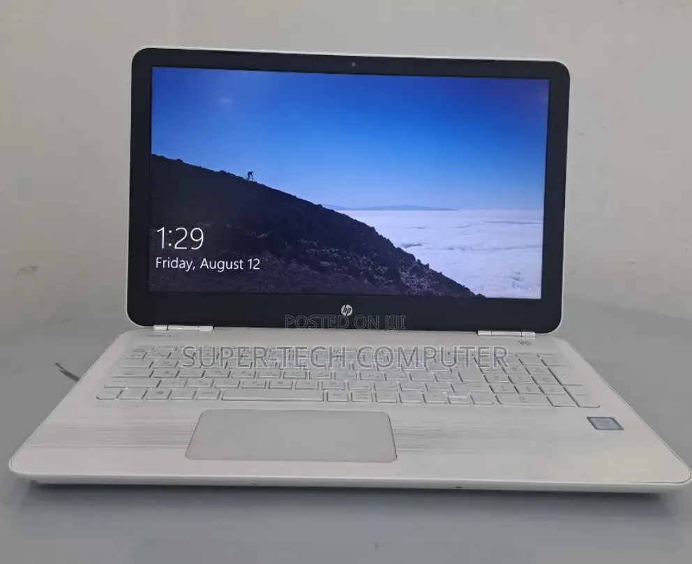 New Laptop HP Pavilion 10 8GB Intel Core I5 HDD 1T