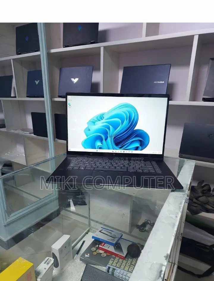 New Laptop HP Envy X360 16GB AMD Ryzen 7 SSD 512GB