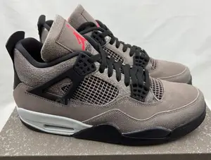 High Master Quality Luxurious Air Jordan 4 Retro Sneakers Sh