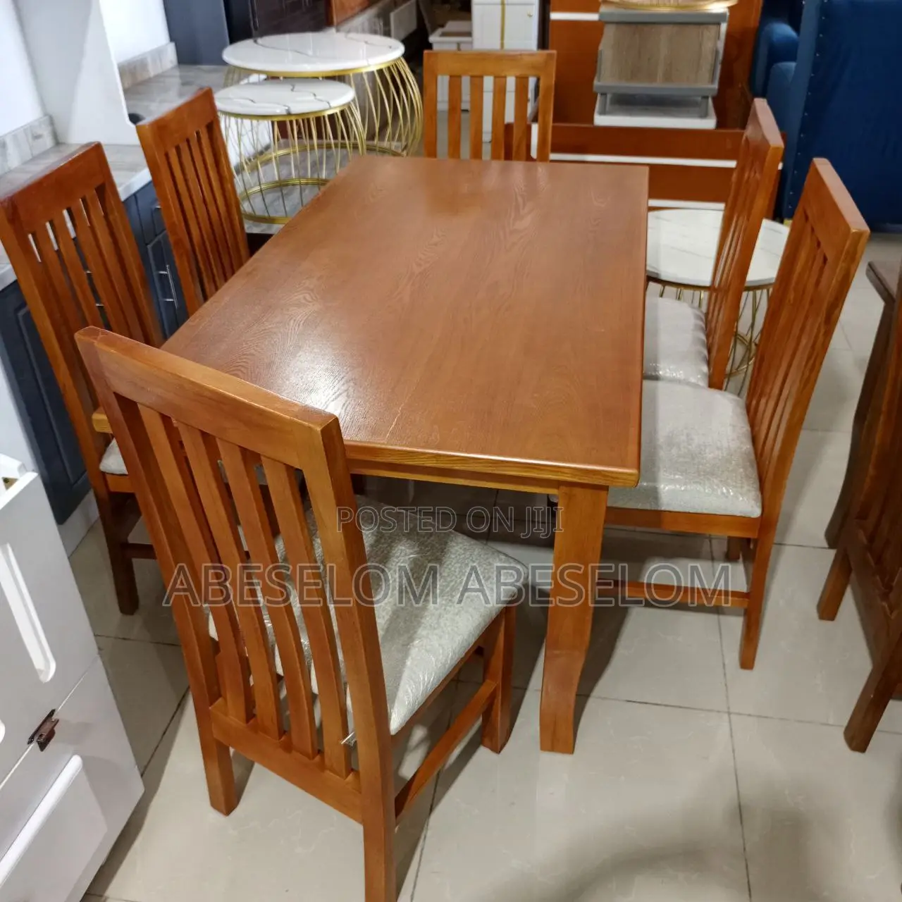 ባለ 6 ወንበር የምግብ ጠረጴዛ