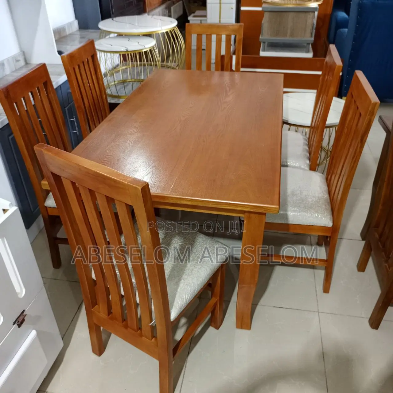 ባለ 6 ወንበር የምግብ ጠረጴዛ