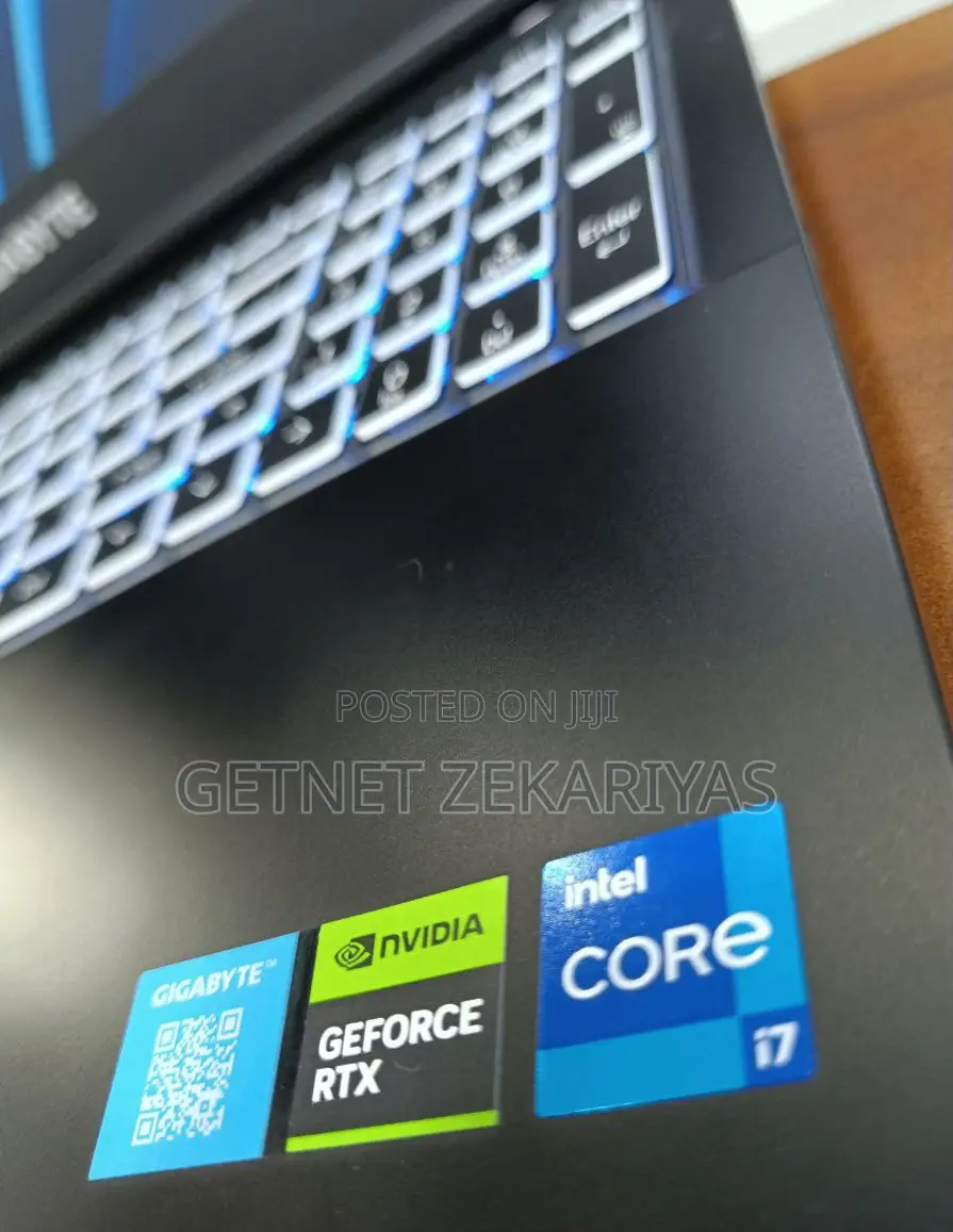 New Laptop Gigabyte AERO 15 16GB Intel Core I7 SSD 512GB