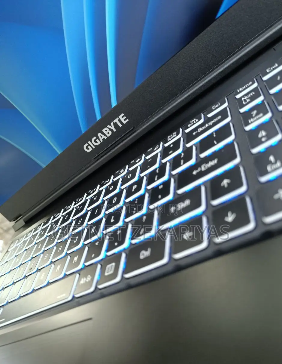 New Laptop Gigabyte AERO 15 16GB Intel Core I7 SSD 512GB