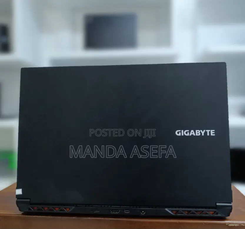 New Laptop Gigabyte 16GB Intel Core I7 SSD 512GB