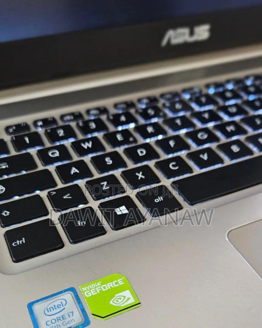 New Laptop Asus VivoBook 15 X505BA 8GB Intel Core I7 SSD 1T