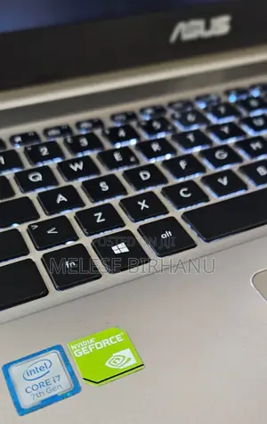 New Laptop Asus 8GB Intel Core I7 SSD 1T