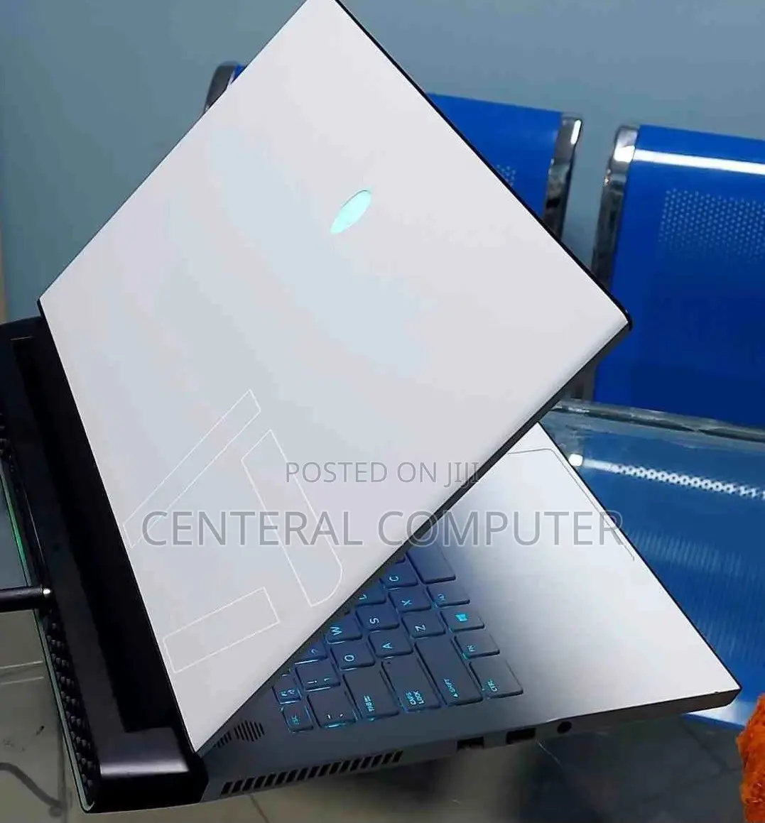 New Laptop Alienware Area-51m 16GB Intel Core I7 SSD 512GB